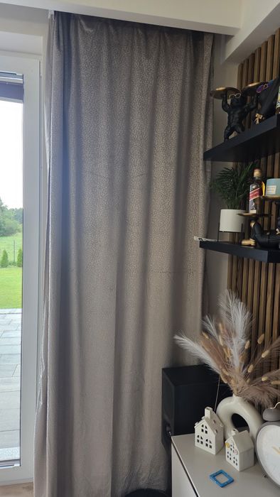 Zasłony beżowe na taśmie 140x250