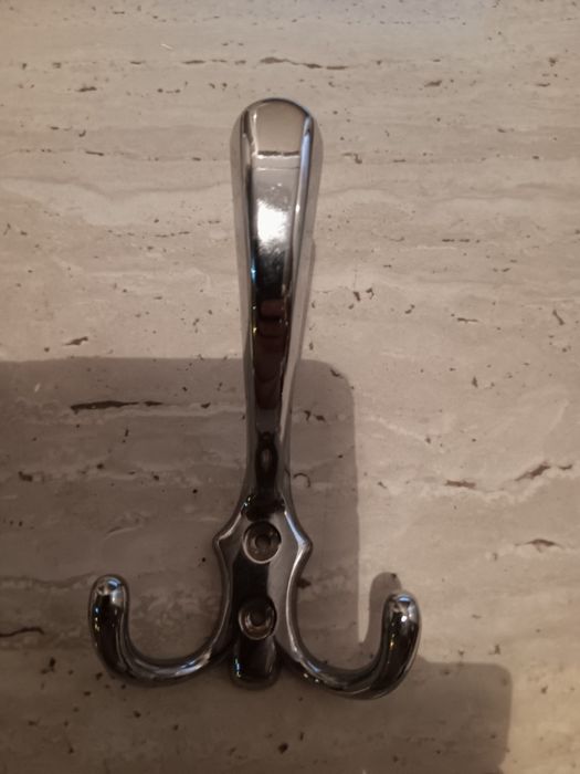 Wieszaki pokojowe meblowe