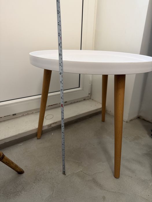 Bialy stolik plastikowy