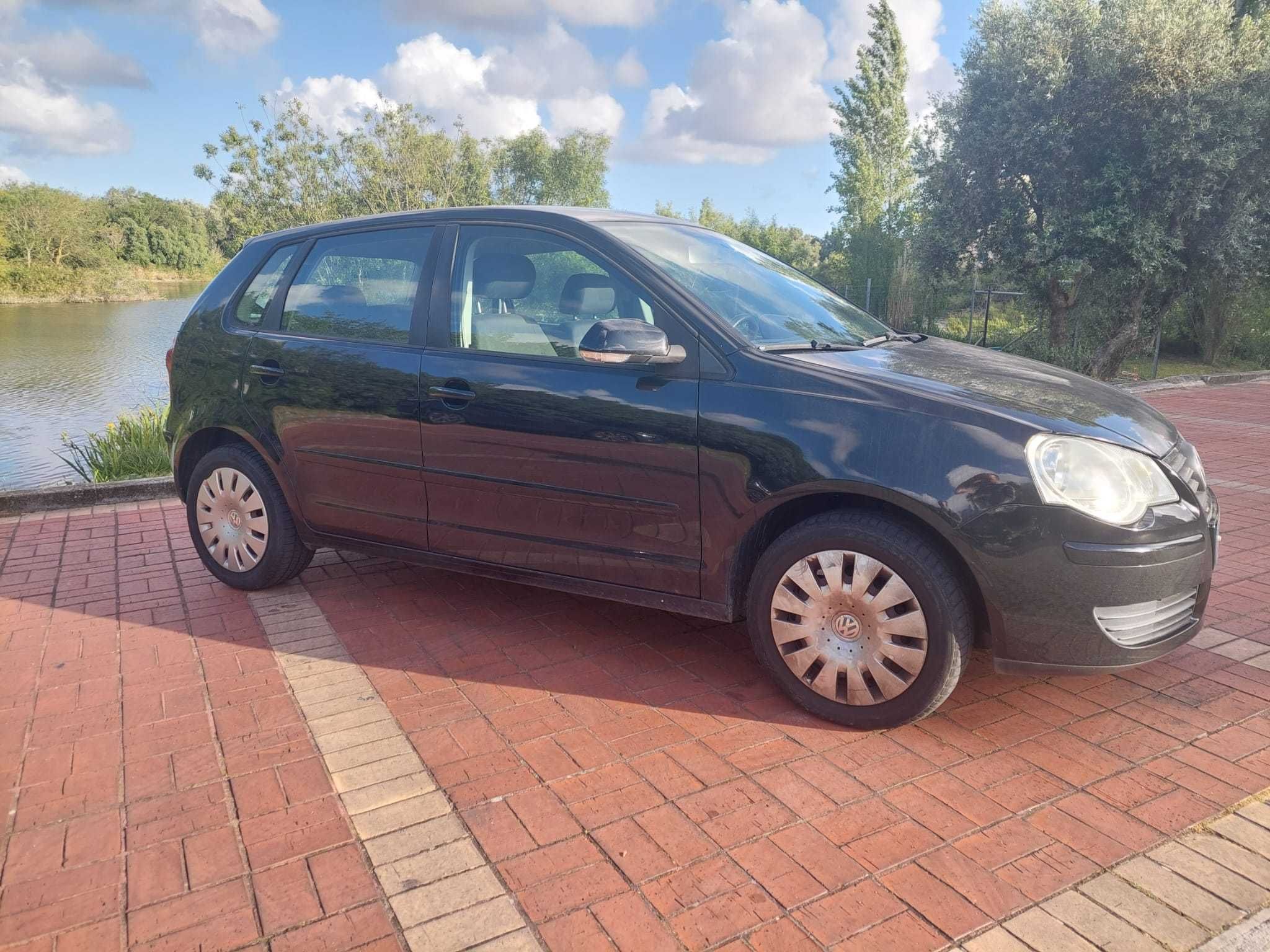 Volkswagen Polo 1,2 Confortline - EXCELENTE ESTADO