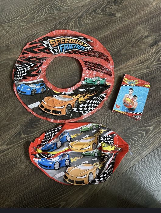 Zestaw w auta piłka plażowa i koło do pływania Bestway Speedway friend