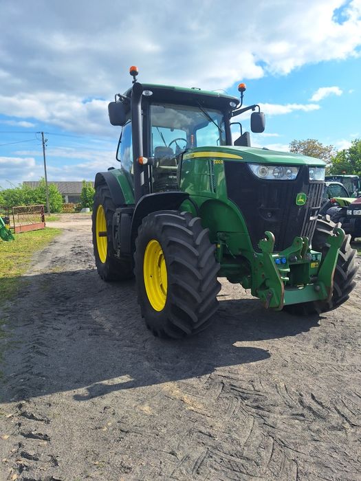 John Deere 7200R  Rok  2013