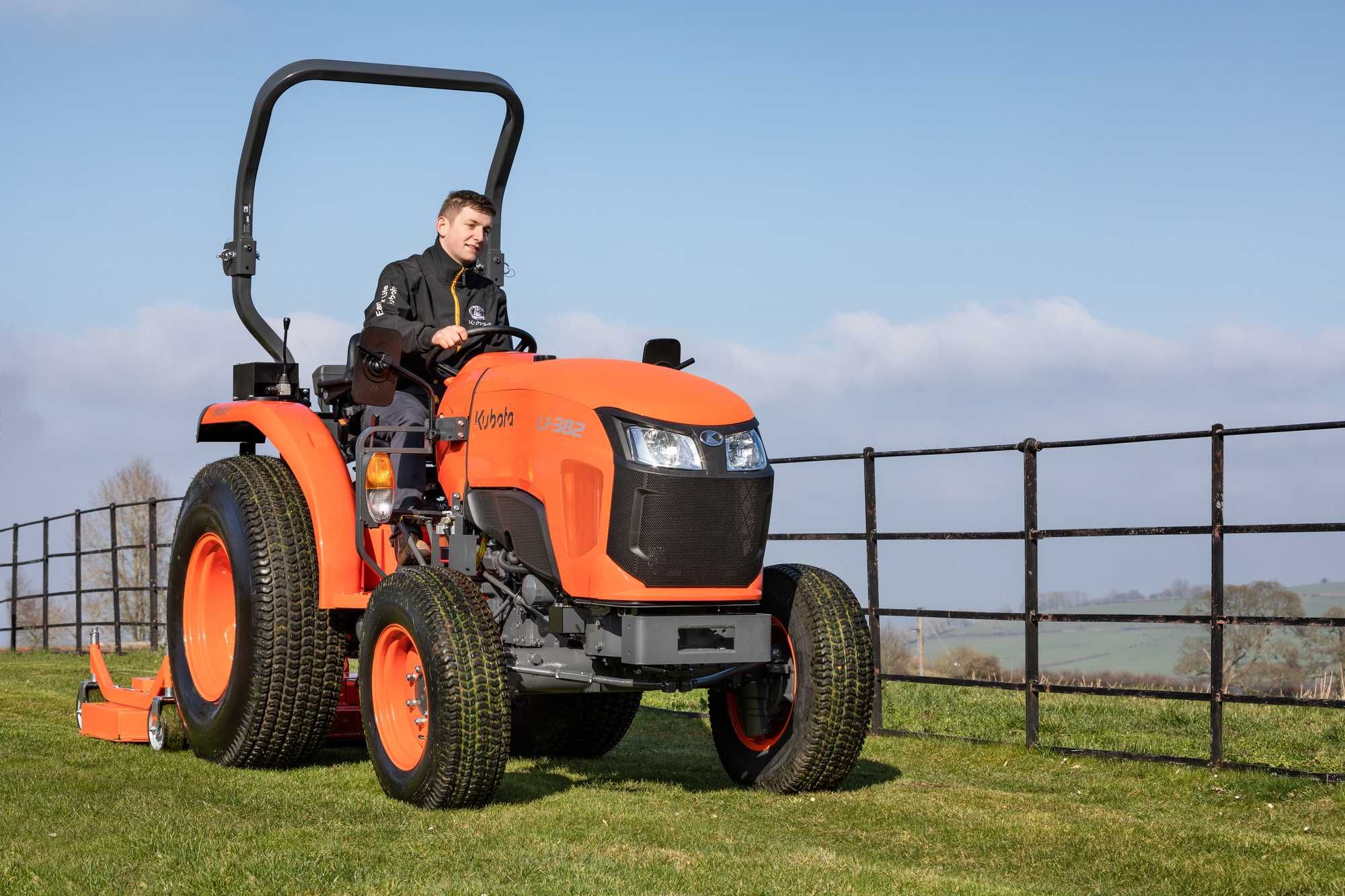 Ciągnik Kubota L1-382 tylny ROPS DOSTĘPNY