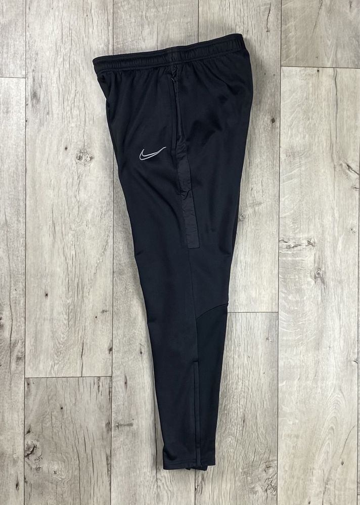 Nike dri-fit штаны M размер спортивные чёрные оригинал