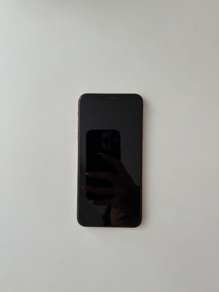 Vende-se Iphone 11 Pro Max S/acessórios