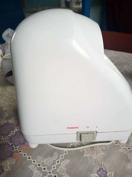 Продам электромясорубку