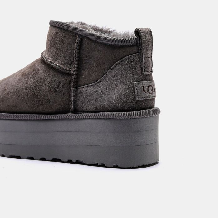 (NEW IN BOX) Avstralia UGG Ultra Mini Platform Bootie Moss Gray