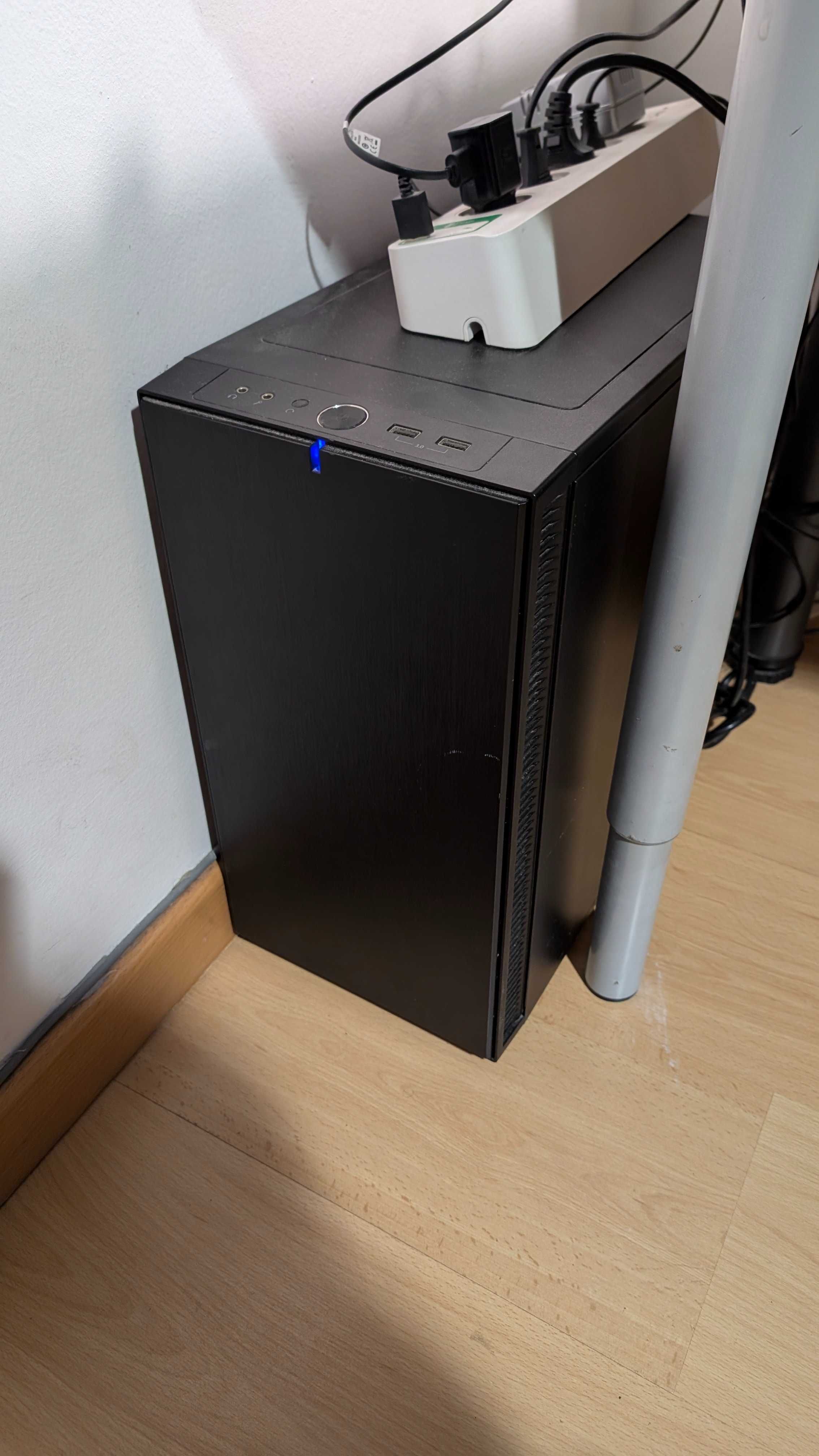 Computador Asus Desktop Intel i5-7600 NVIDIA GeForce GTX 1060 6GB