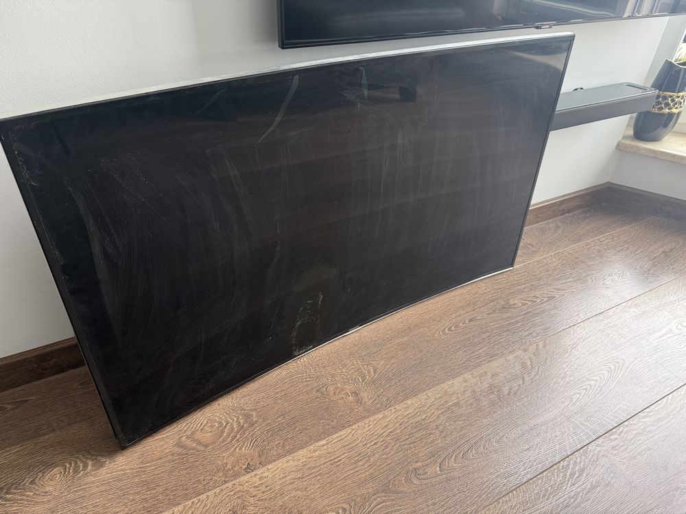 Telewizor Samsung model UE48H8000ST