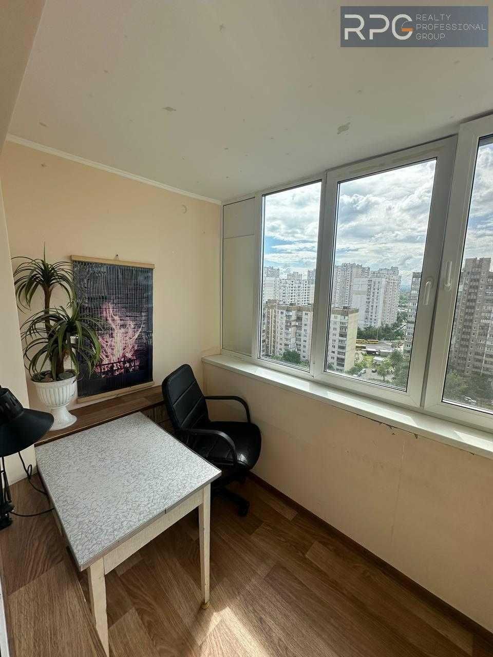 Продаж 3к квартири з ремонтом вул. Радунська Деснянський рн