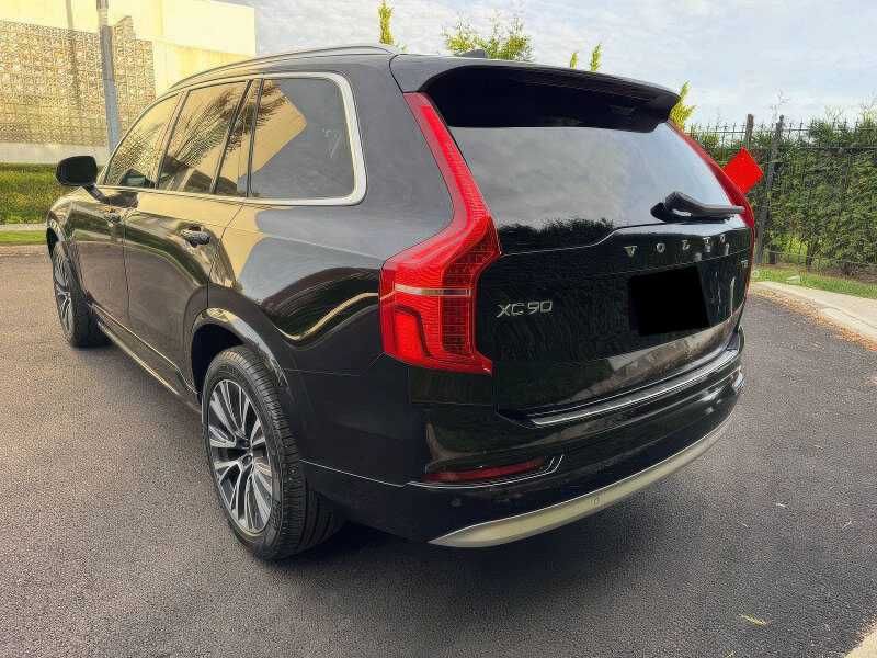 2022 Volvo XC90 T5 Momentum