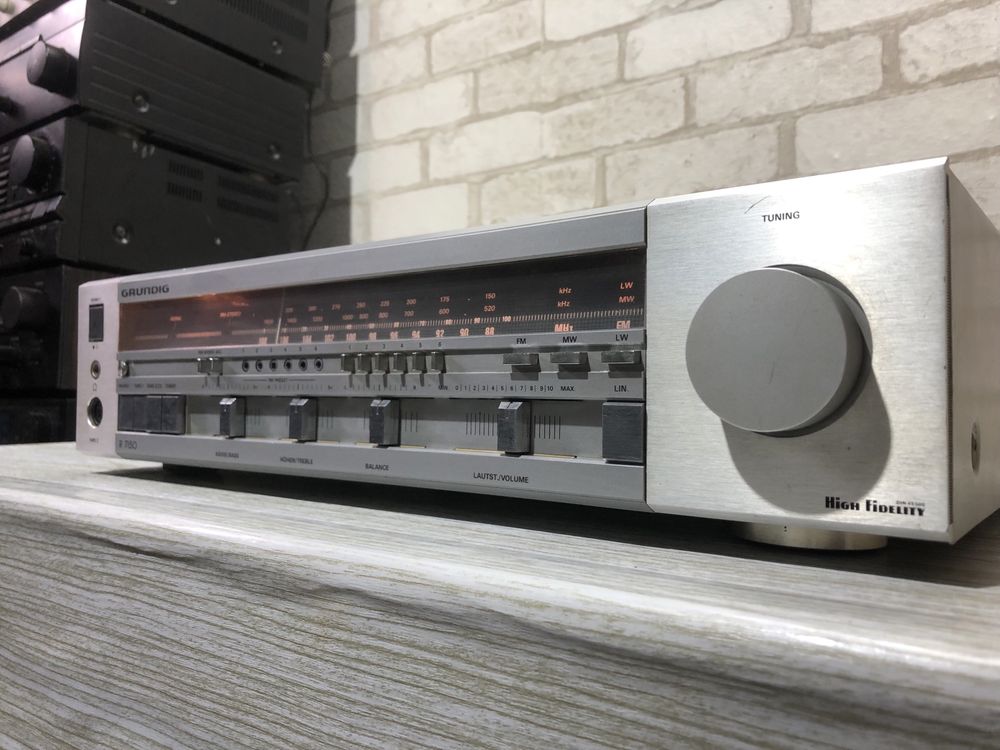 AM/FM стерео ресивер/підсилювач Grundig R 7150 б/у з Німеччини