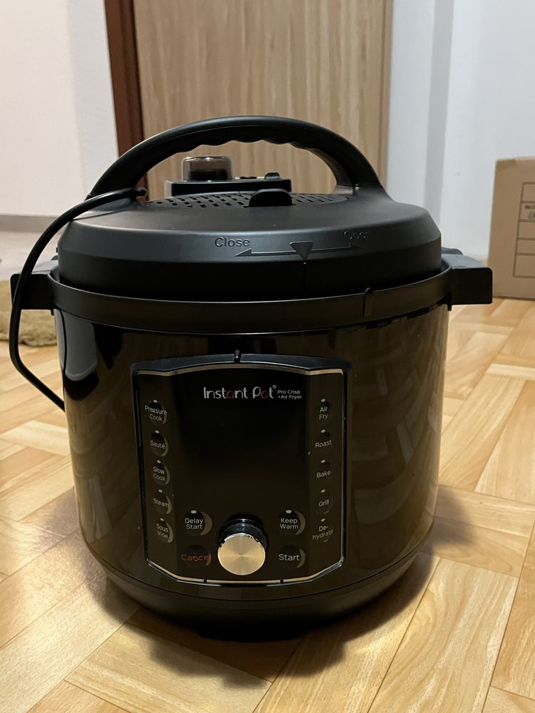 Mulitcooker INSTANT POT Pro Crips-Air Fryer