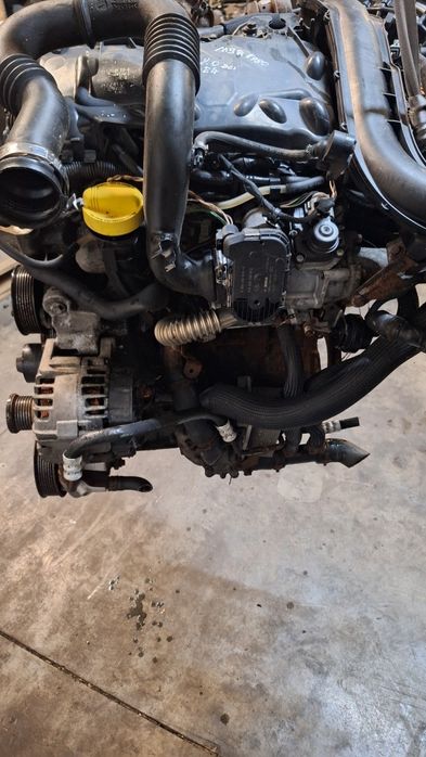 Silnik Kompletny 2.0 dci trafic primaster m9r e780