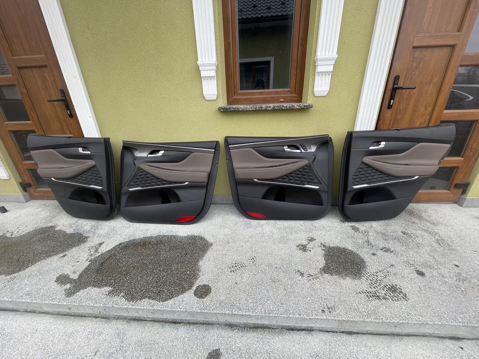 Продам дверні карти Hyundai SantaFe 4 / Обшивка багажника