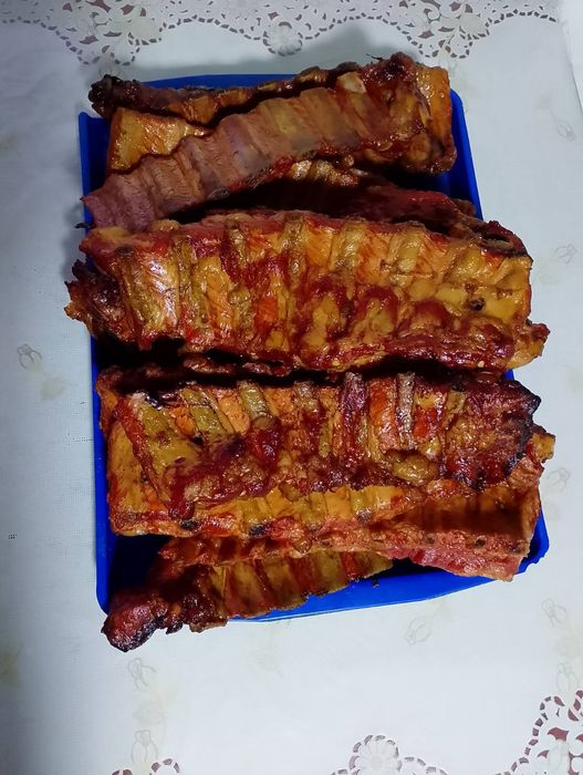 Копченості з домашньої свинини приготовані з любов'ю