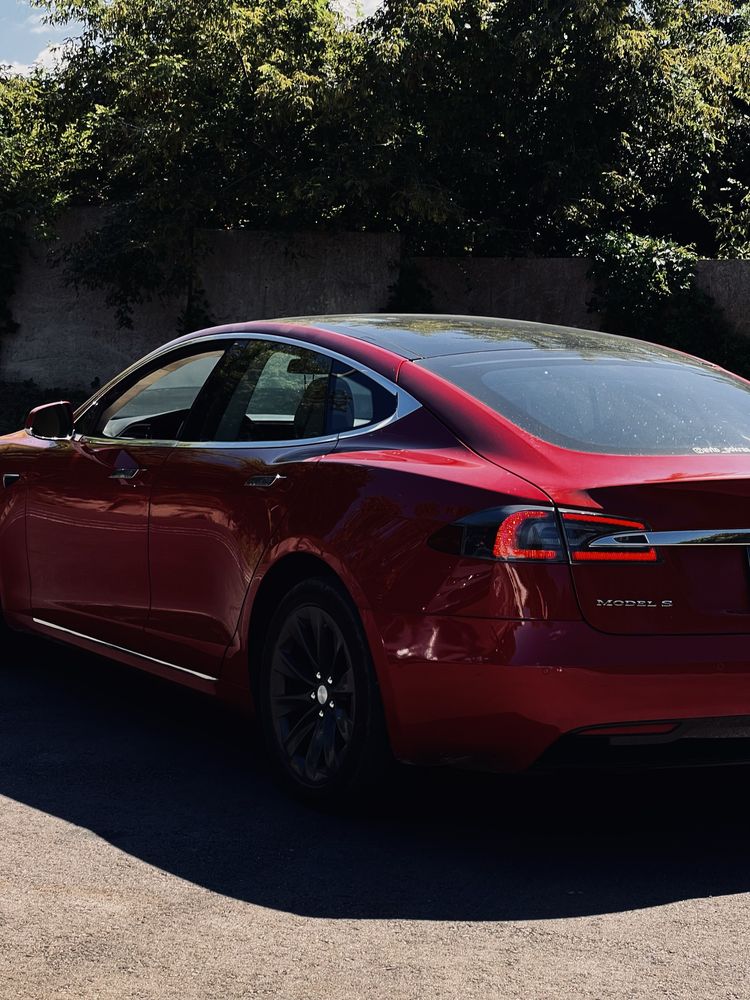 Tesla model s  2017
