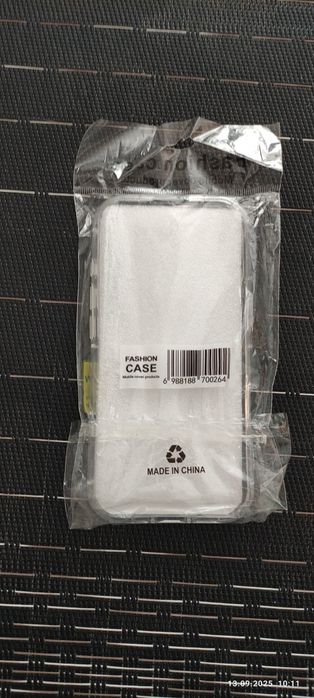Чехол на iPhone 16 Pro