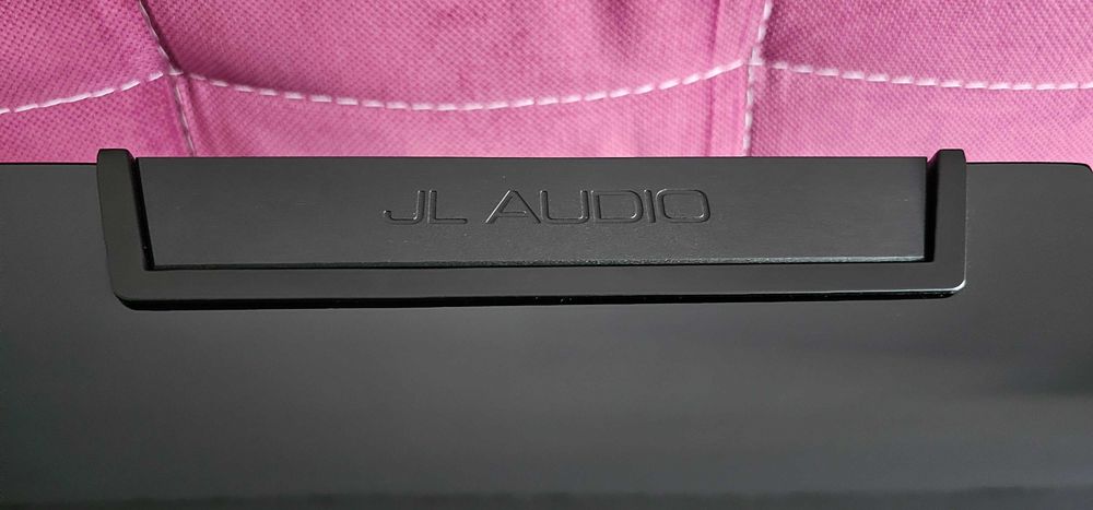 JL   AUDIO  E110