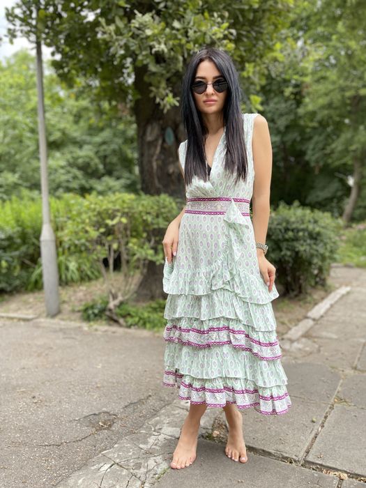 Оригинальное платье Sandro paris