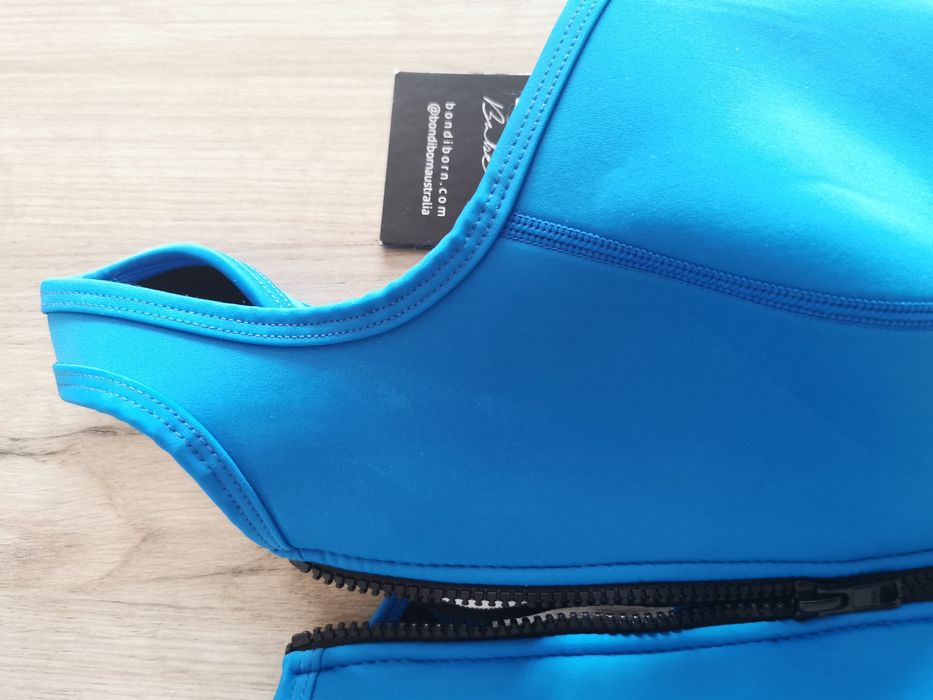 Bondi born Windsurfer Góra od bikini ocean blue