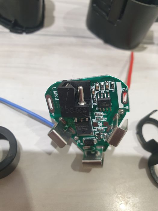 Корпус для акумуляторів 18650 3S плюс плата BMS, 12В