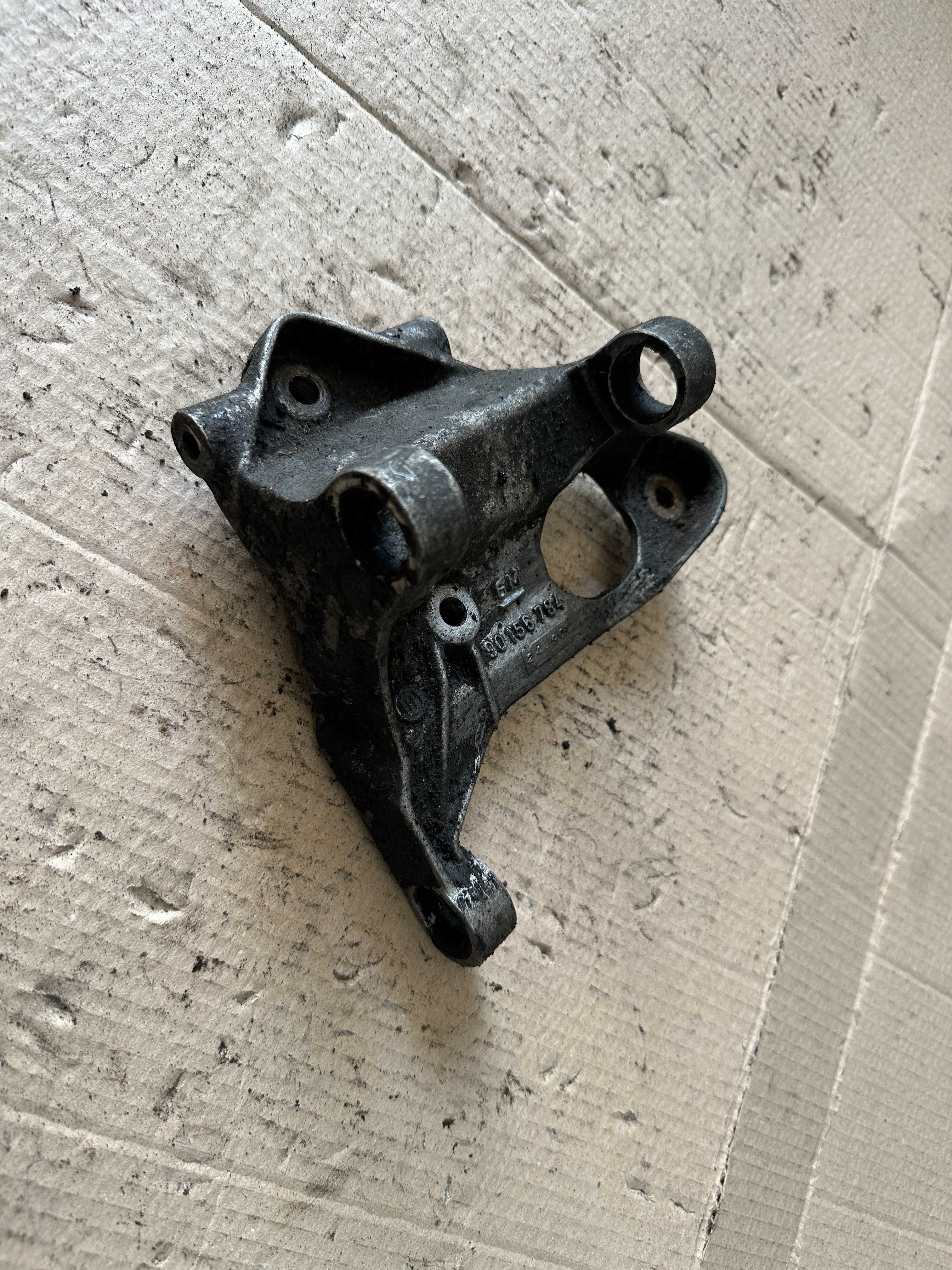 Кронштейн компресора Opel Omega 2.0 90156784