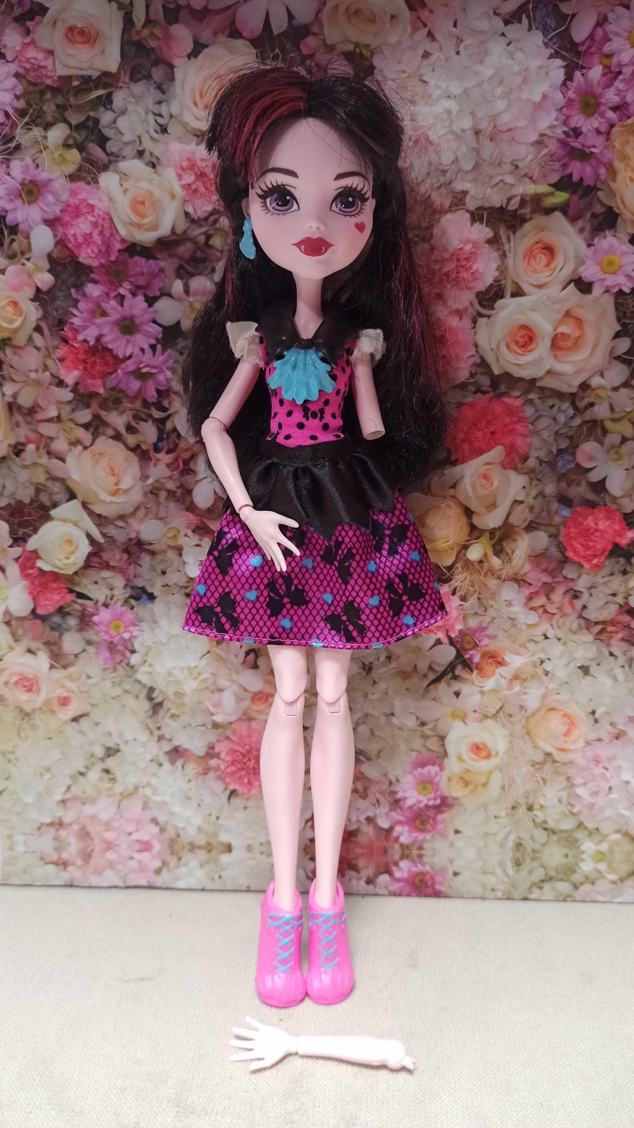 draculaura monster high lalka