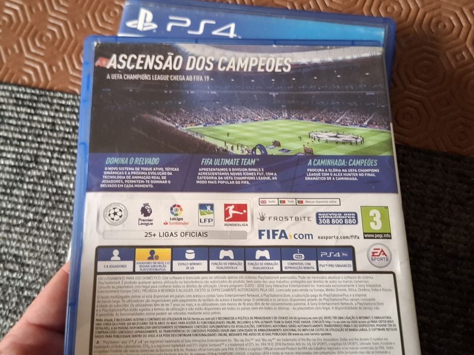 Consola Playstation 4 com comando personalizado