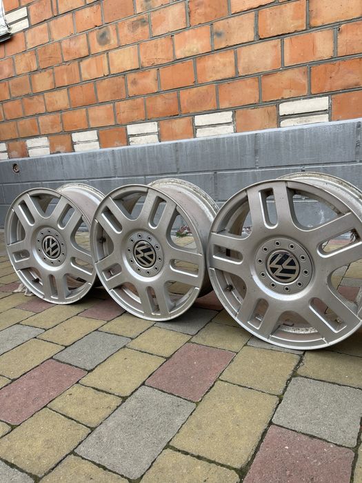 В хорошом стані. Титани