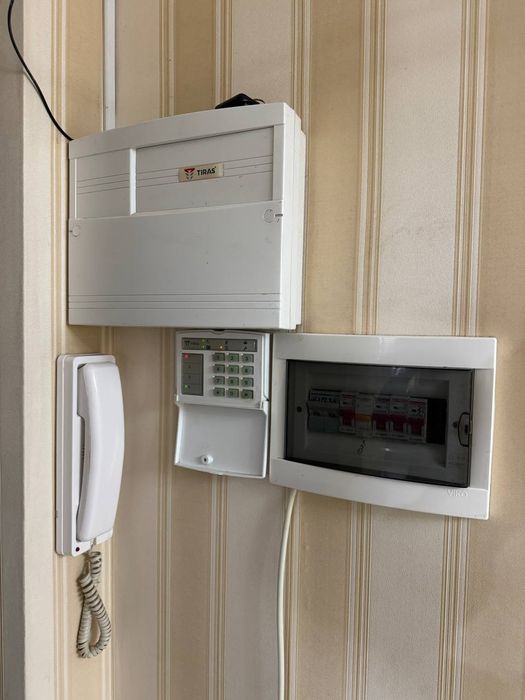 Продається 3х кімнатна квартира 61м² р-н 14 школи. Автономне опалення