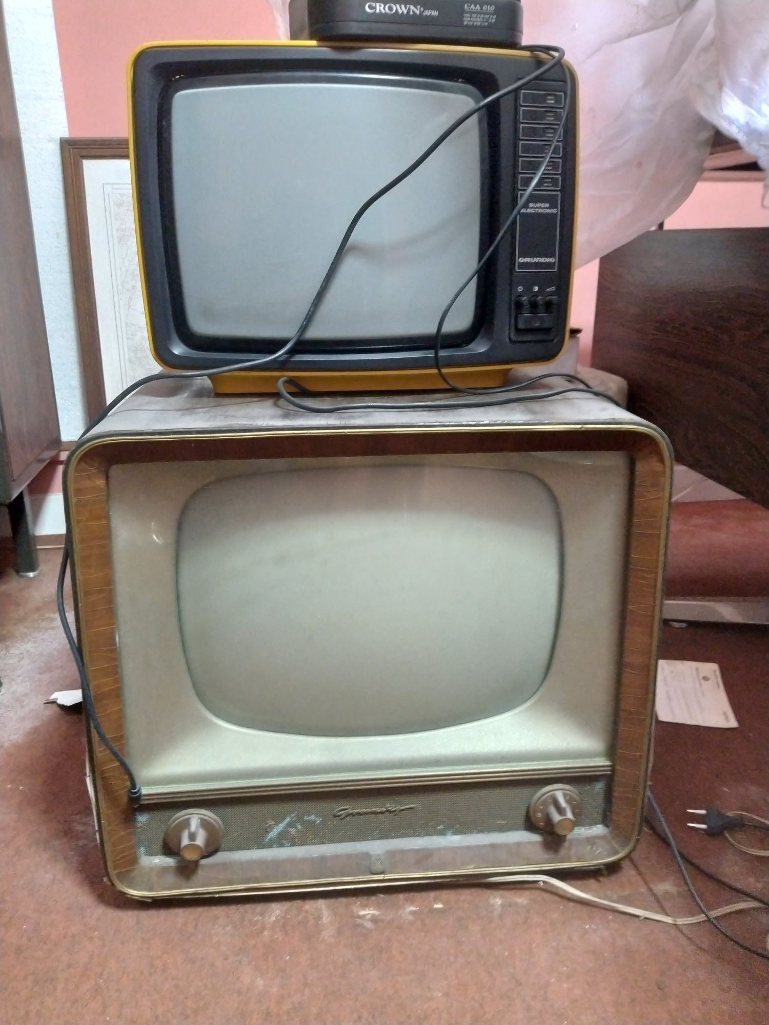 Televisão vintage anos 60