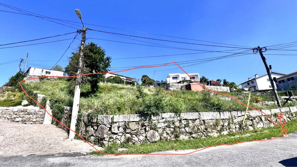 TERRENO Para Construçao ( LAMOSO - PAÇOS DE FERREIRA ) Murado em Pedra