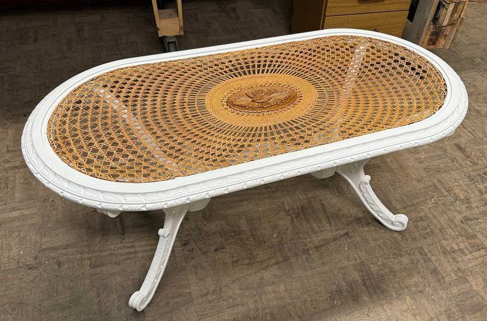 Mesa de centro em palhinha (como nova)