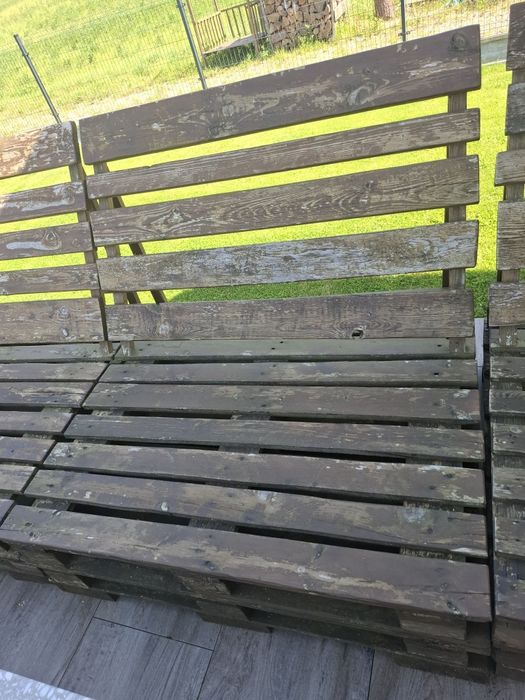 Siedzenia z palet do ogrodu na taras