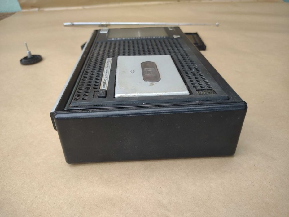 Radiomagnetofon MK 2500 . Uszk.