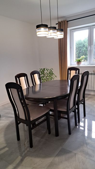 Stół z 6 krzesłami – rozkładany, solidny, 3 wkładki