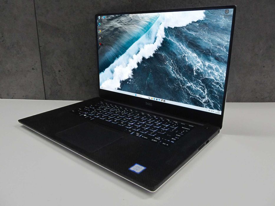 Dell Precision 5520 i7 7820HQ 16GB dysk 256SSD Nvidia Quadro M1200 4GB