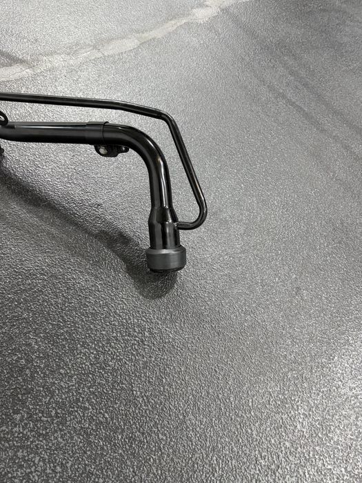 горловина заливна паливного баку на Рав4