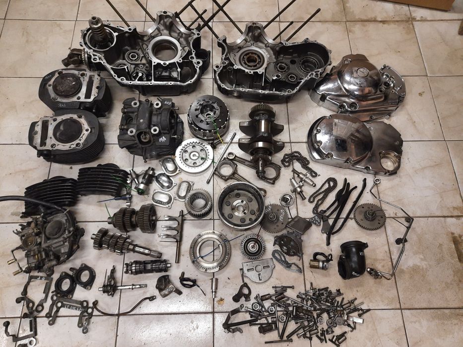 Yamaha XVS 1100 drag star silnik części cylinder głowica kapa skrzynia