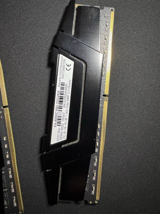 G.Skill Ripjaws V 32GB (2x16GB) DDR4 4000MHz CL16-16-16-36 S8B-Die