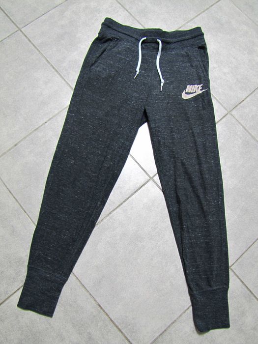 Damskie spodnie dresowe Nike XS