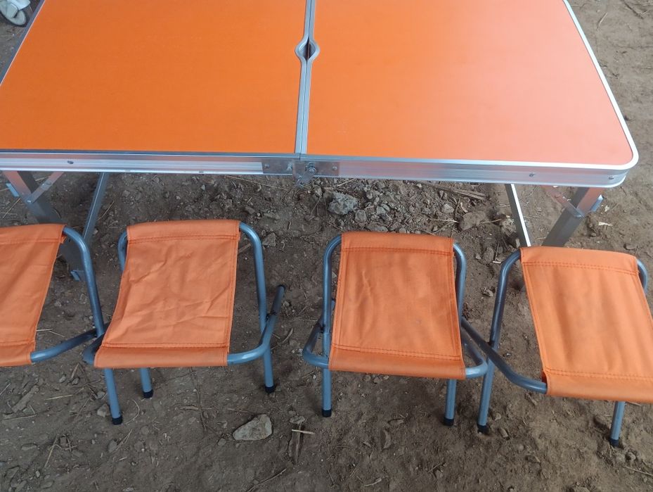 Стол раскладной +4 стула.