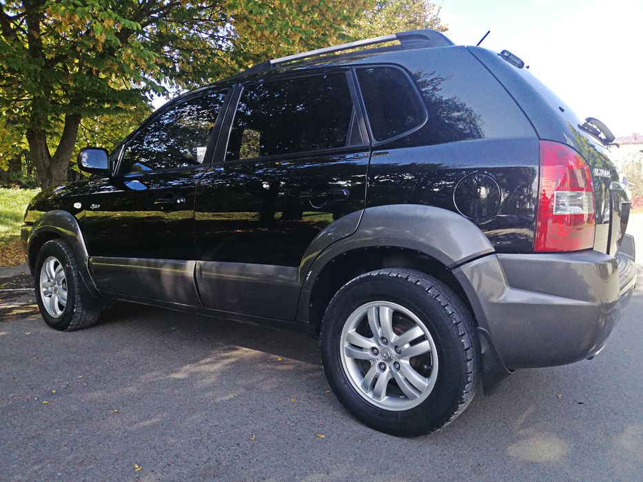 Продам HYUNDAI TUKSON 2.0 дизель