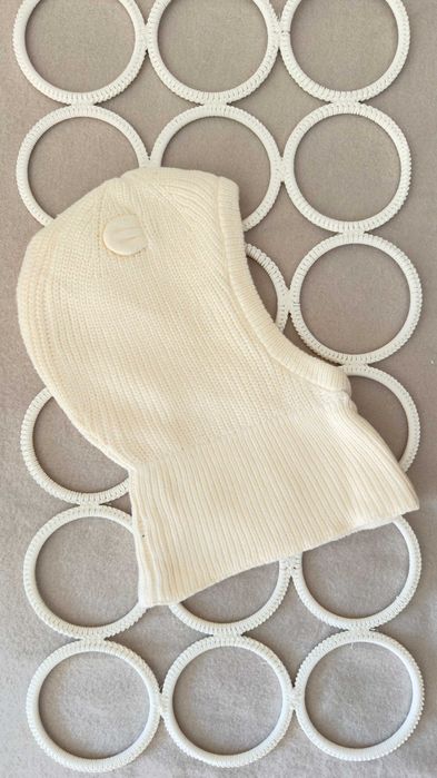 В язані шапки -шоломи  на флісі від h&m від 6 міс до 4 років