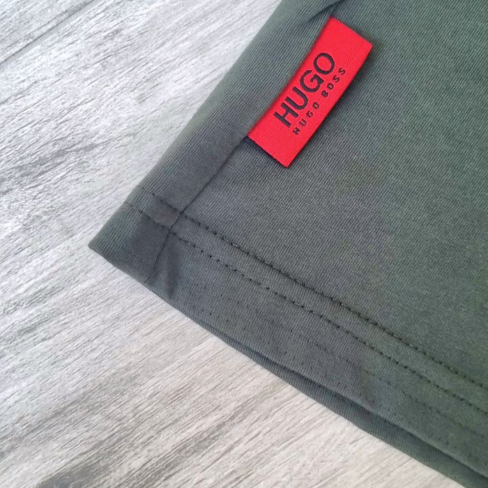 Комфортна та стильна чоловіча футболка Hugo Boss кольору хакі (XL)