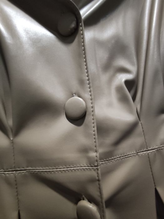 Сукня тілесного кольору з штучної шкіри, розмір М.