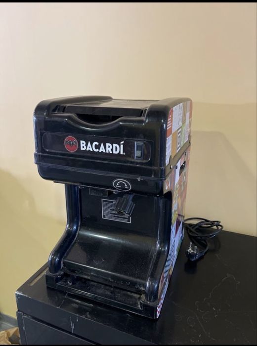 Maquina triturador de Gelo Bacardi