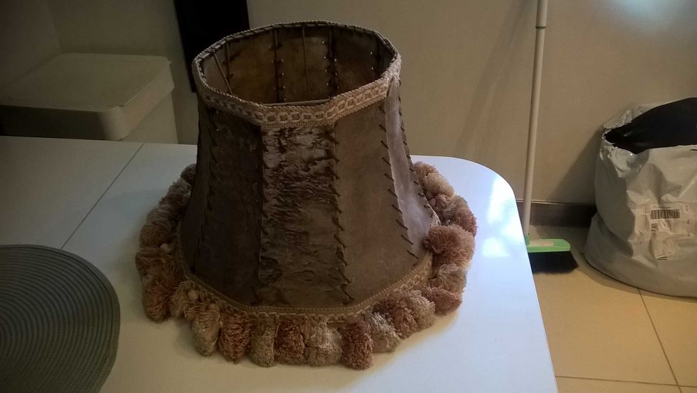 Abażur ze skóry średnica 22cm x35 cm wys 25 cm