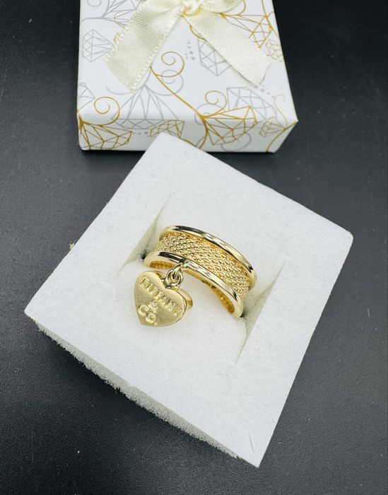 Nowy zloty pierscionek proba 585 waga 3,73g